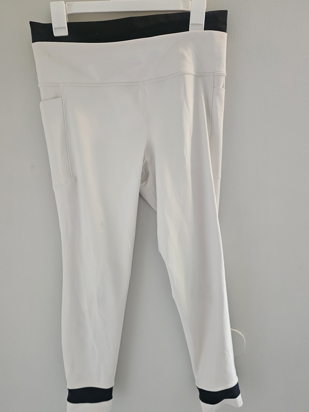 Athleta White With Black Details Leggings